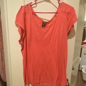 Tshirt with lace back, coral, torrid size 2